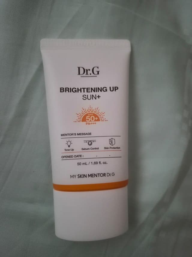 Brightening Up Sun SPF50+