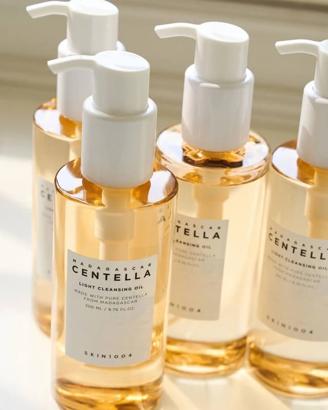 Madagascar Centella Light Cleansing Oil